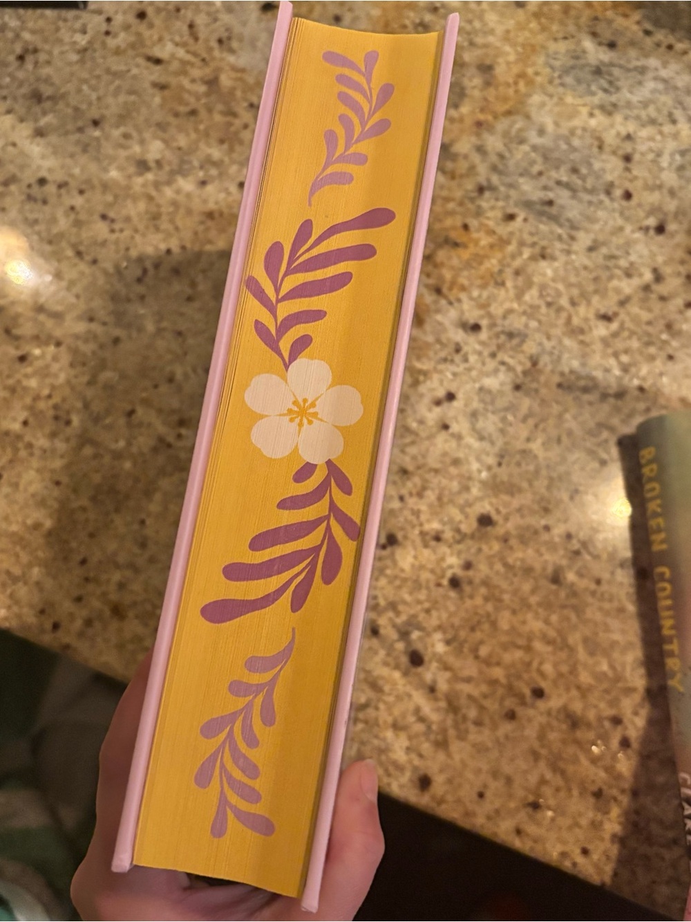 Lucy Score Things We Left Behind Bloom HC Sprayed Edges Lavender Edition - Picture 3 of 4